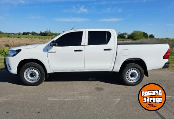Camionetas - Toyota Hilux DX 2021 Diesel 91000Km - En Venta