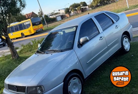 Autos - Volkswagen Polo 2001 Nafta 200000Km - En Venta