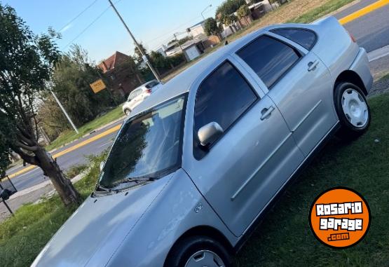 Autos - Volkswagen Polo 2001 Nafta 200000Km - En Venta