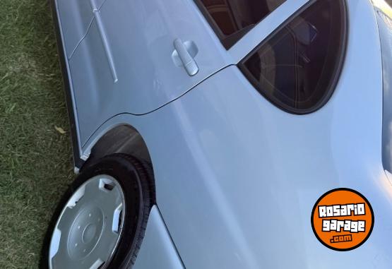 Autos - Volkswagen Polo 2001 Nafta 200000Km - En Venta