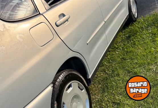 Autos - Volkswagen Polo 2001 Nafta 200000Km - En Venta