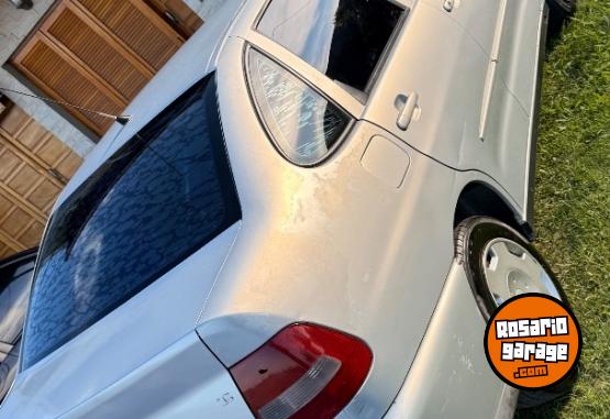 Autos - Volkswagen Polo 2001 Nafta 200000Km - En Venta