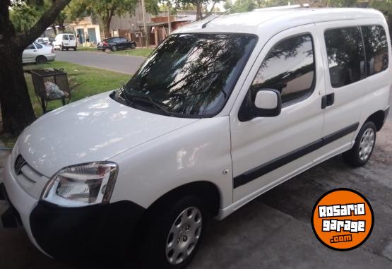 Utilitarios - Peugeot Partner 2016 Nafta 120000Km - En Venta
