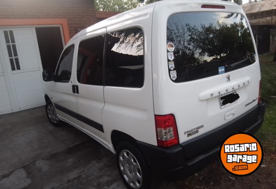Utilitarios - Peugeot Partner 2016 Nafta 120000Km - En Venta