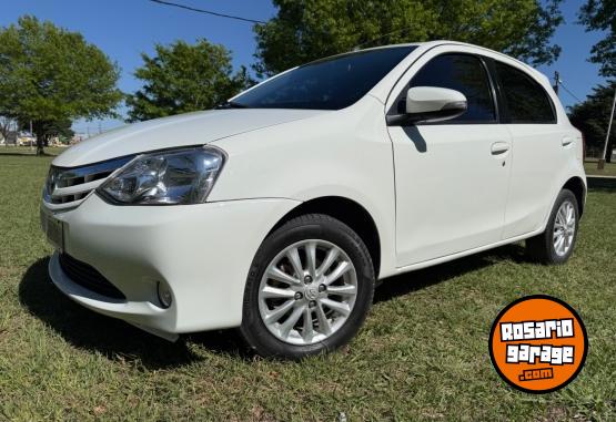 Autos - Toyota Etios 2015 Nafta 105000Km - En Venta