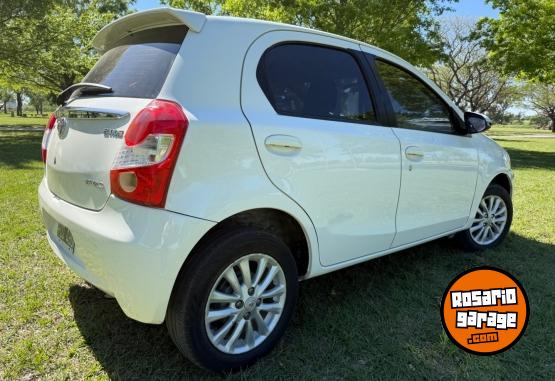 Autos - Toyota Etios 2015 Nafta 105000Km - En Venta