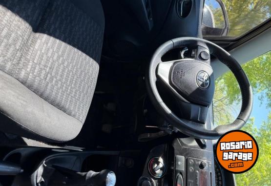 Autos - Toyota Etios 2015 Nafta 105000Km - En Venta