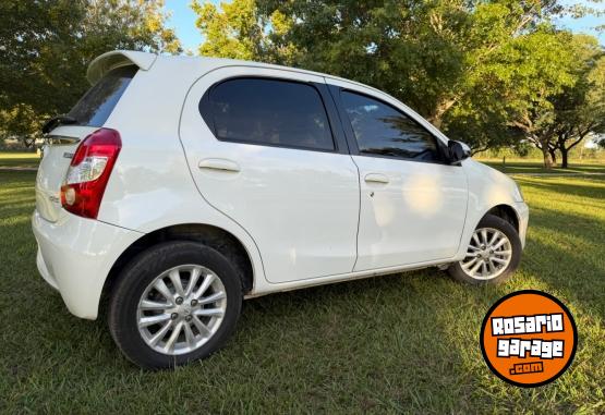 Autos - Toyota Etios 2015 Nafta 105000Km - En Venta