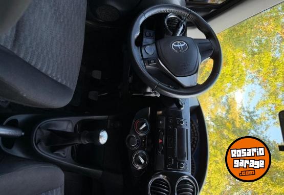 Autos - Toyota Etios 2015 Nafta 105000Km - En Venta