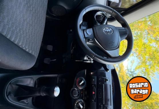 Autos - Toyota Etios 2015 Nafta 105000Km - En Venta