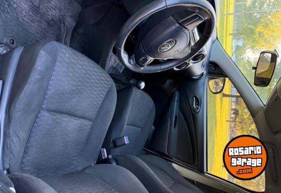 Autos - Toyota Etios 2015 Nafta 105000Km - En Venta