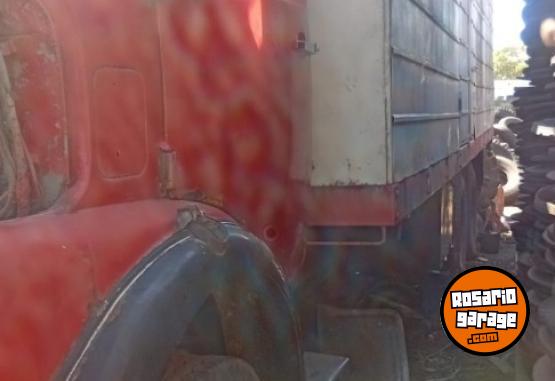 Camiones y Grúas - Vendo o permuto - En Venta