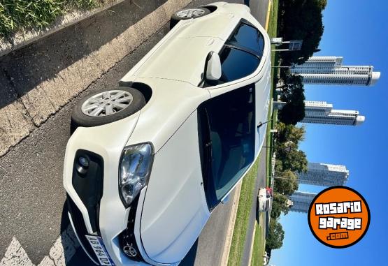 Autos - Toyota Etios XLs 6m/t 2017 Nafta 122000Km - En Venta
