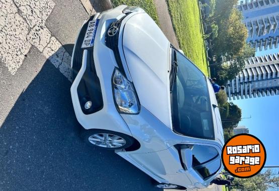 Autos - Toyota Etios XLs 6m/t 2017 Nafta 122000Km - En Venta