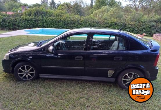 Autos - Chevrolet Astra 2004 Nafta 285000Km - En Venta