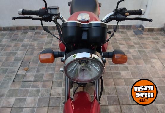 Motos - Suzuki EN 125 2 A 2018 Nafta 43000Km - En Venta