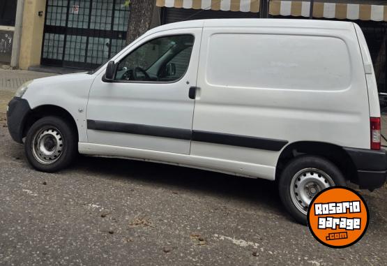 Utilitarios - Peugeot Partner 2014 Nafta 240000Km - En Venta