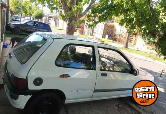 Autos - Renault Clio 1999 Diesel 350480Km - En Venta
