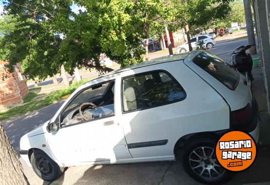 Autos - Renault Clio 1999 Diesel 350480Km - En Venta