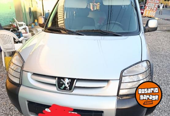 Utilitarios - Peugeot Partner patagonica vtc 2015 GNC 115000Km - En Venta