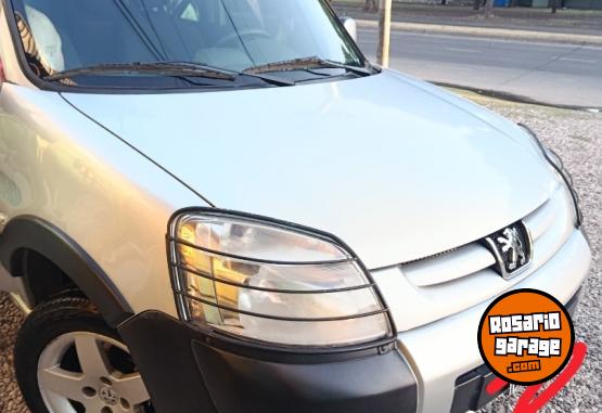 Utilitarios - Peugeot Partner patagonica vtc 2015 GNC 115000Km - En Venta