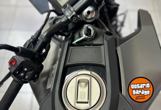 Motos - Husqvarna Svartpilen 250 2026 Nafta 0Km - En Venta