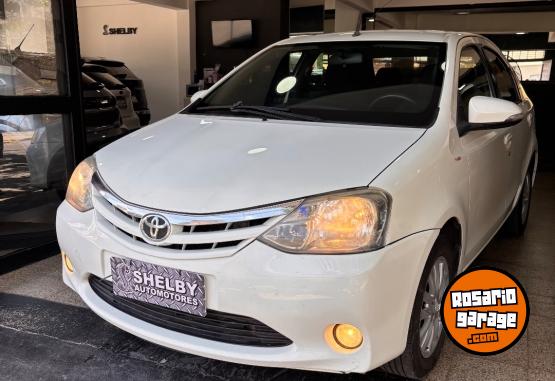 Autos - Toyota Etios 2015 Nafta 130000Km - En Venta