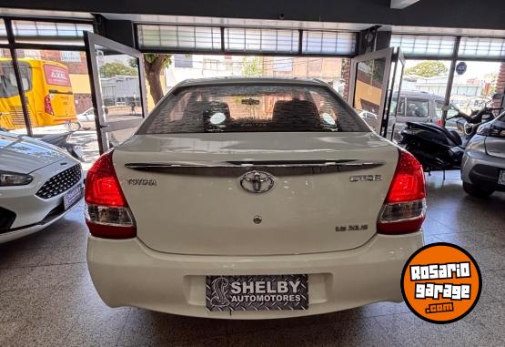Autos - Toyota Etios 2015 Nafta 130000Km - En Venta