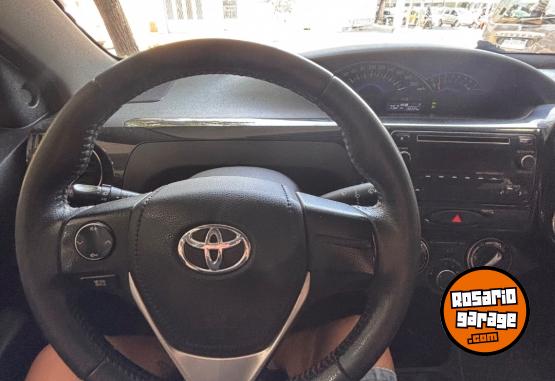 Autos - Toyota Etios 2015 Nafta 130000Km - En Venta