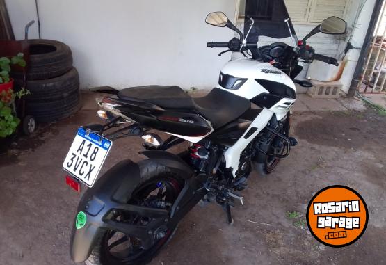 Motos - Bajaj ROUSER NS 200 2023 Nafta 10700Km - En Venta
