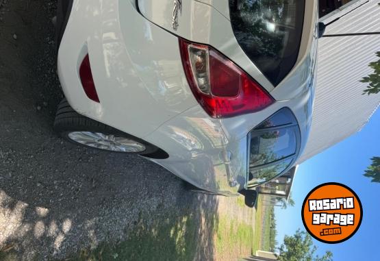 Autos - Ford Fiesta kinetic 1.6 Se plu 2014 Nafta 79000Km - En Venta