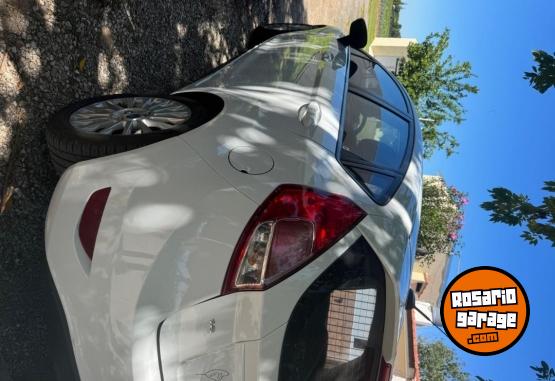 Autos - Ford Fiesta kinetic 1.6 Se plu 2014 Nafta 79000Km - En Venta