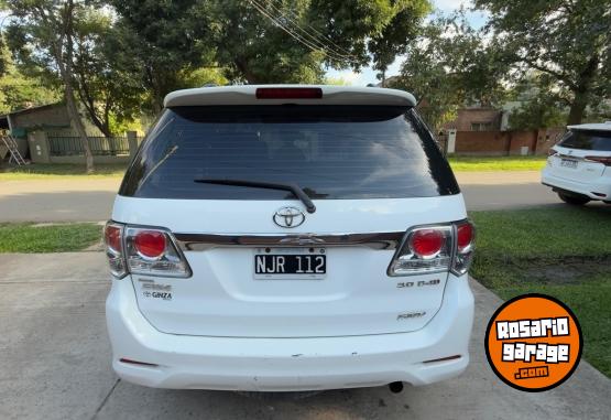 Camionetas - Toyota Sw4 3.0 Srv 4x4 7 asiento 2013 Diesel 165000Km - En Venta