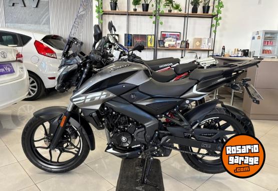 Motos - Bajaj ROUSER NS 200 2022 Nafta 8000Km - En Venta