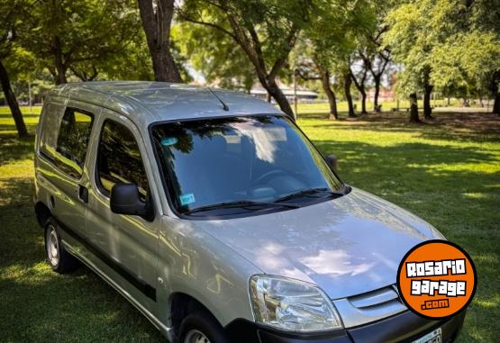 Utilitarios - Peugeot Partner / Berlingo Kangoo 2014 GNC 134000Km - En Venta