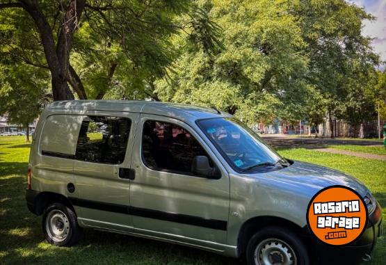 Utilitarios - Peugeot Partner / Berlingo Kangoo 2014 GNC 134000Km - En Venta