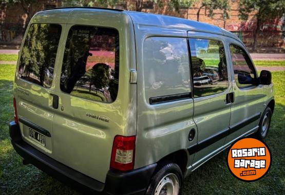 Utilitarios - Peugeot Partner / Berlingo Kangoo 2014 GNC 134000Km - En Venta