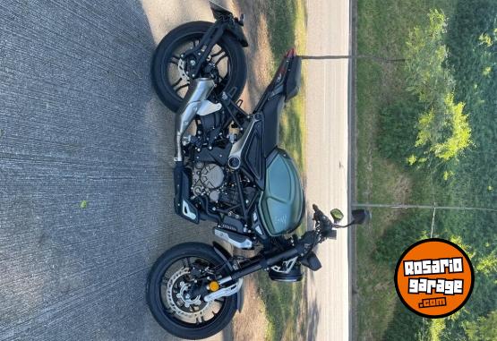 Motos - Voge AC 300 2023 Nafta 6000Km - En Venta