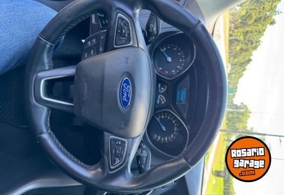 Autos - Ford Focus se plus 2015 Nafta 115000Km - En Venta
