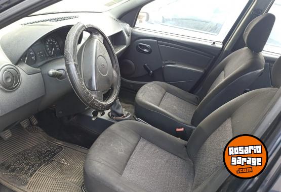 Autos - Renault logan 2009 GNC 150000Km - En Venta