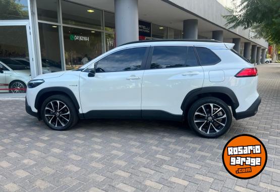 Camionetas - Toyota Corolla Cross SEG HEV 2023 Electrico / Hibrido 40000Km - En Venta