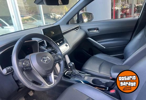 Camionetas - Toyota Corolla Cross SEG HEV 2023 Electrico / Hibrido 40000Km - En Venta