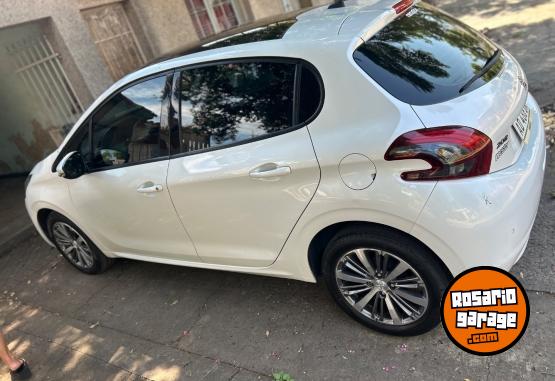 Autos - Peugeot 208 feline 2019 Nafta 64000Km - En Venta