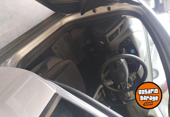 Autos - Ford Focus 1.6 caja manual 2018 Nafta 53000Km - En Venta