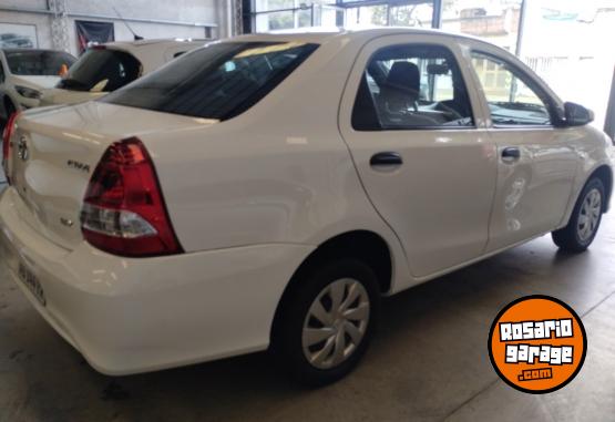 Autos - Toyota ETIOS caja manual 6 2023 Nafta  - En Venta