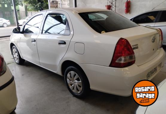 Autos - Toyota ETIOS caja manual 6 2023 Nafta  - En Venta