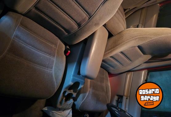 Camionetas - Ford Explorer XLT 4.0 V6 1998 Nafta 299000Km - En Venta