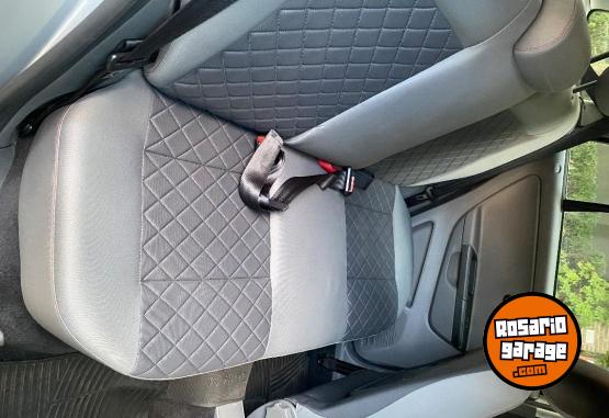 Autos - Volkswagen Suran 2016 Nafta 140000Km - En Venta