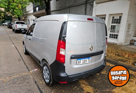 Utilitarios - Renault Kangoo 2022 Nafta 65000Km - En Venta
