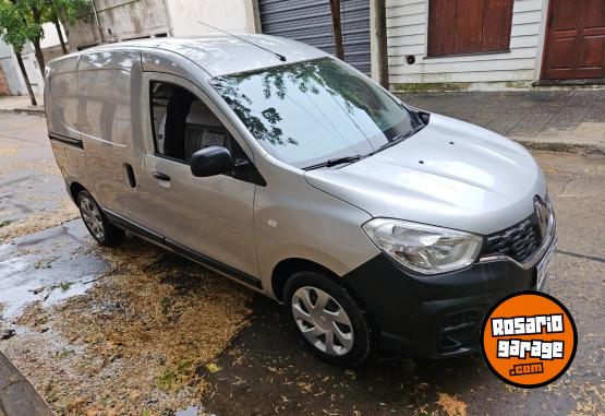 Utilitarios - Renault Kangoo 2022 Nafta 65000Km - En Venta